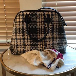 Tory Burch top handle with a strap Black Ivory